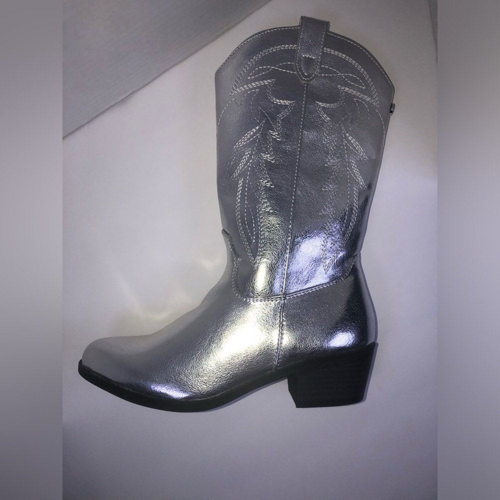Steve Madden Silver Metallic Western Boots NWOT size 4 - Picture 10 of 14